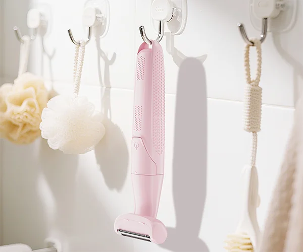 Kompaktowy design z haczykiem do zawieszenia