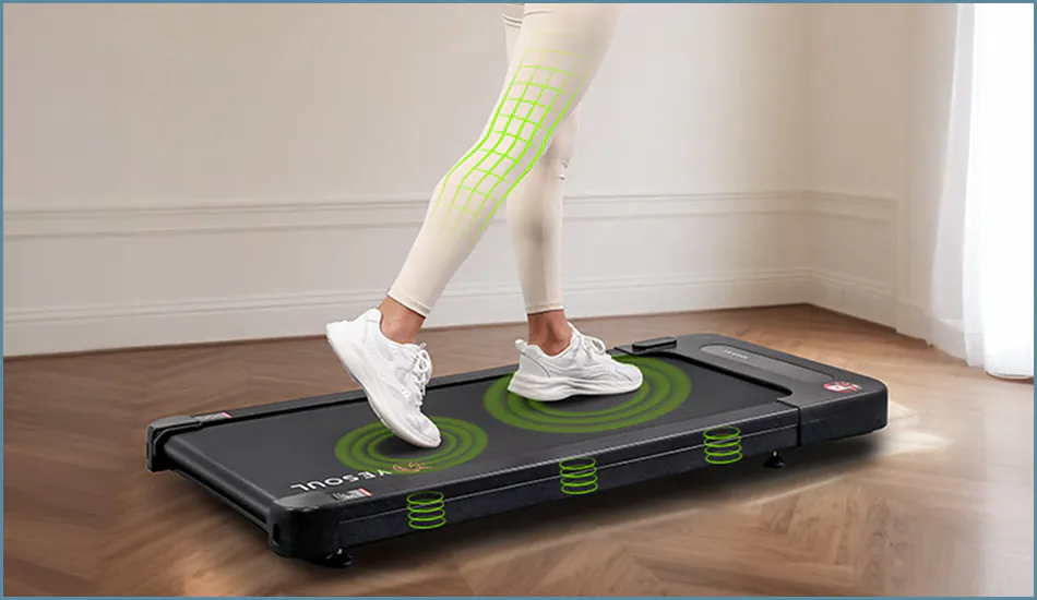 nogi w adidasach idące po bieżni yesoul w2