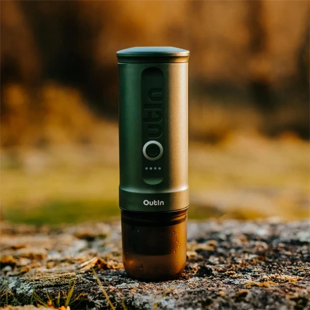 Outin przenośny ciśnieniowy 20 Bar ekspres z walizką - do kawy mielonej i na kapsułki - Nano zielony