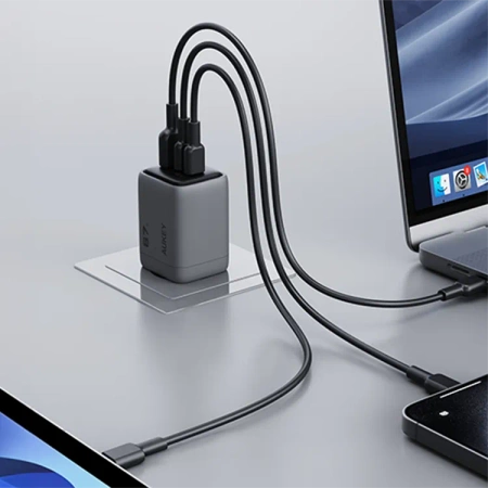 Aukey Kompaktowa Ładowarka sieciowa PA-C3 Comet Mix 3 67W GaN 