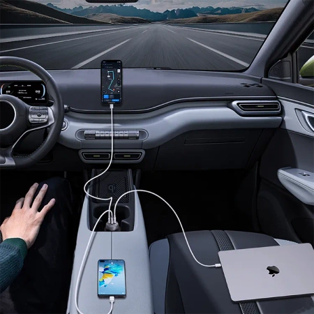 Aukey Szybka Ładowarka Samochodowa 2x USB-C 1x USB-A  CC-P1 66W